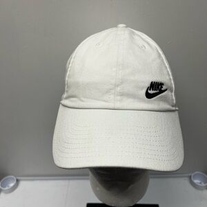 Nike Heritage86 StrapBack Hat White/Black Adjustable Cap Casual Activewear